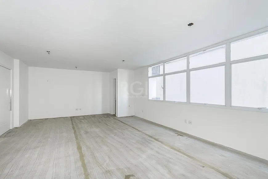 Foto 1 de Sala Comercial à venda, 46m² em Três Figueiras, Porto Alegre