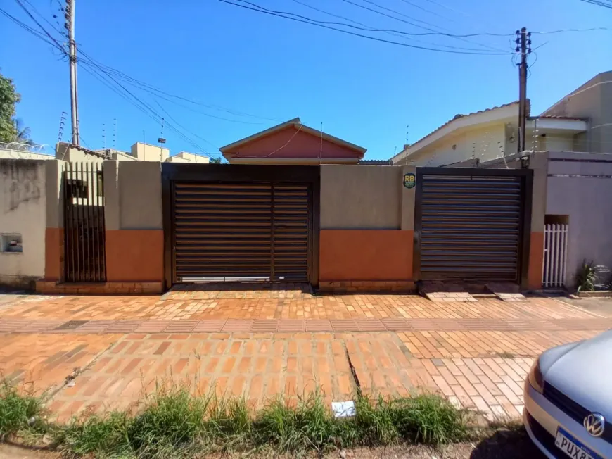 Foto 1 de Casa com 2 Quartos para alugar, 65m² em Amambaí, Campo Grande