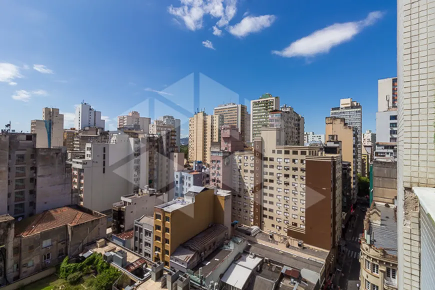 Foto 1 de Sala Comercial para alugar, 32m² em Centro, Porto Alegre