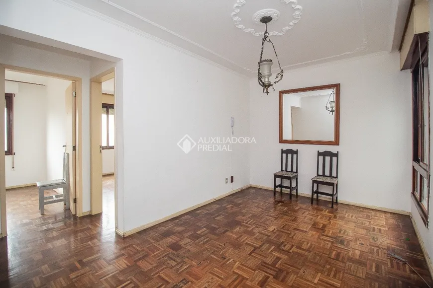 Foto 1 de Apartamento com 2 Quartos para alugar, 55m² em São João, Porto Alegre