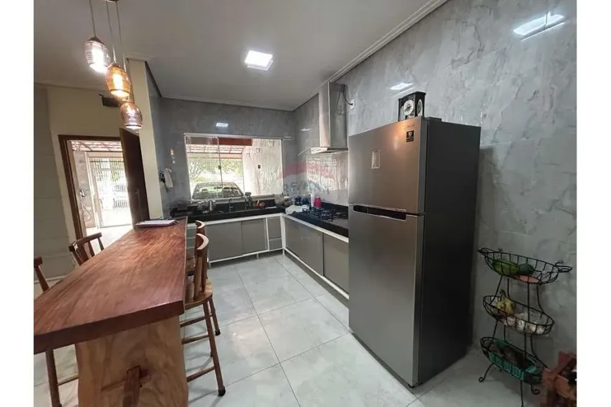 Foto 1 de Casa com 3 Quartos à venda, 160m² em Cidade Nova, Governador Valadares