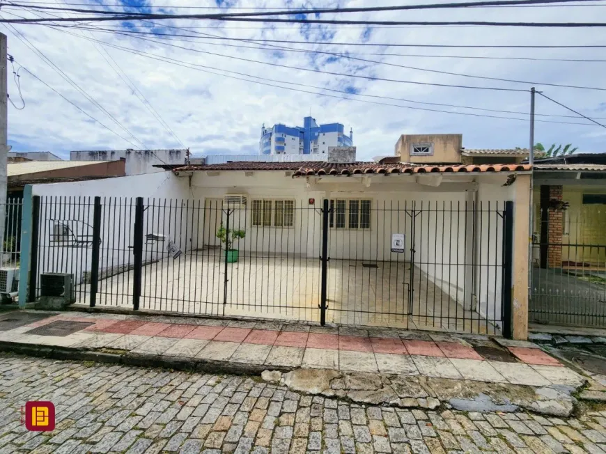 Foto 1 de Casa com 3 Quartos à venda, 69m² em Trindade, Florianópolis