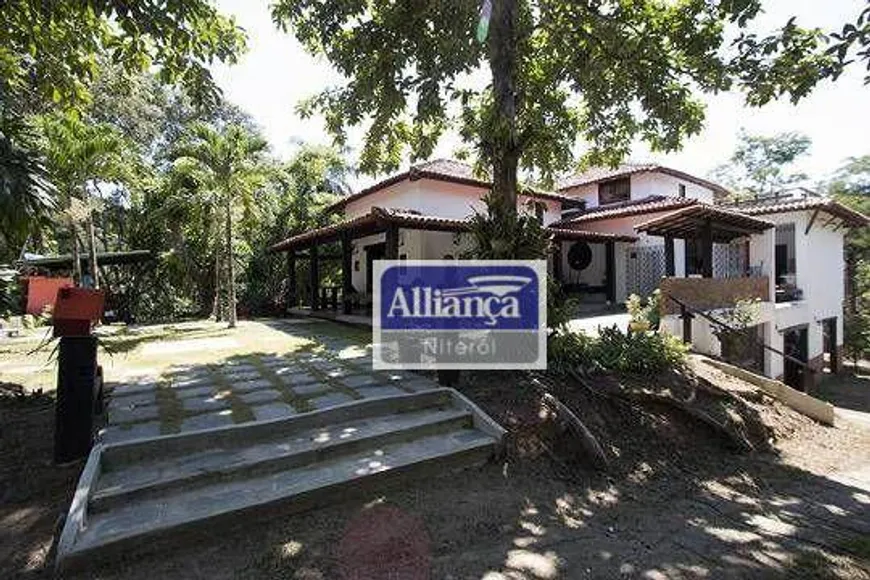 Foto 1 de Casa com 4 Quartos à venda, 48000m² em Muriqui, Niterói