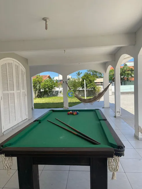 Foto 1 de Casa com 5 Quartos à venda, 220m² em Praia do Meio - Ens Brito, Palhoça