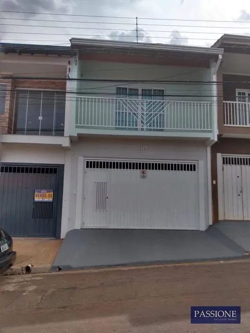 Foto 1 de Casa com 2 Quartos à venda, 136m² em Recanto Elizabete, Bragança Paulista