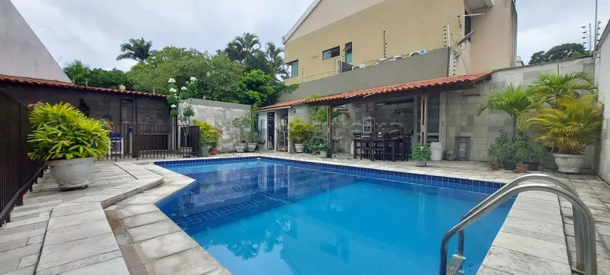 Foto 1 de Casa com 3 Quartos à venda, 230m² em Monteiro, Recife