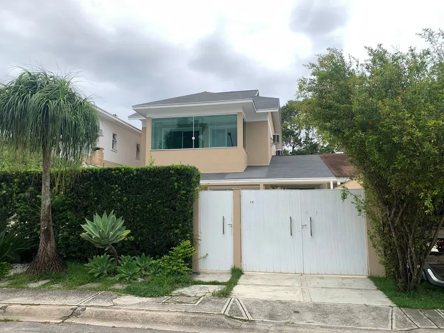 Foto 1 de Casa com 3 Quartos para alugar, 200m² em Recreio Dos Bandeirantes, Rio de Janeiro