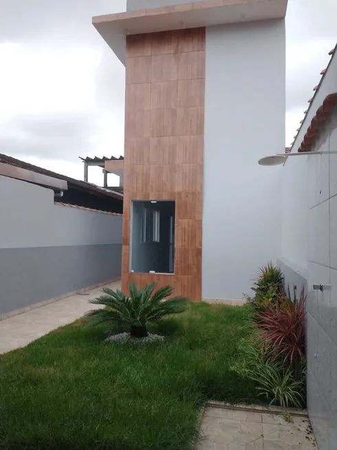Foto 1 de Sobrado com 2 Quartos à venda, 119m² em Centro, Mongaguá
