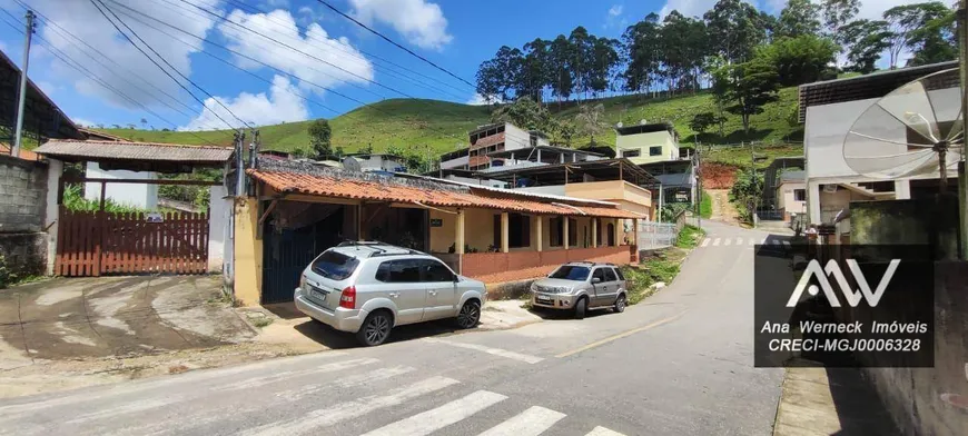 Foto 1 de Fazenda/Sítio com 3 Quartos à venda, 120m² em Centro, Lima Duarte