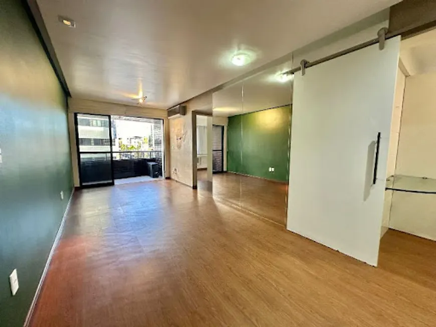 Foto 1 de Apartamento com 2 Quartos à venda, 68m² em Ponta Verde, Maceió