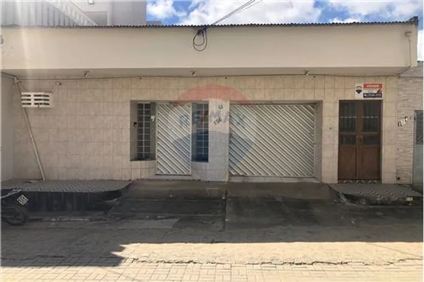 Foto 1 de Casa com 3 Quartos à venda, 240m² em Malaquias Cardoso, Santa Cruz do Capibaribe