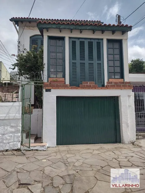 Foto 1 de Casa com 4 Quartos à venda, 156m² em Teresópolis, Porto Alegre