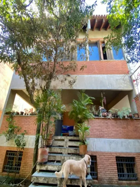 Foto 1 de Casa com 4 Quartos à venda, 550m² em Jardim Luzitânia, São Paulo