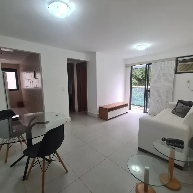 Foto 1 de Apartamento com 1 Quarto para venda ou aluguel, 47m² em Copacabana, Rio de Janeiro