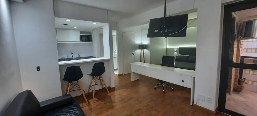 Foto 1 de Flat com 1 Quarto para alugar, 41m² em Moema, São Paulo