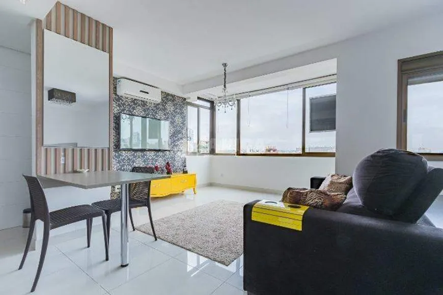Foto 1 de Apartamento com 1 Quarto para alugar, 39m² em Rio Branco, Porto Alegre
