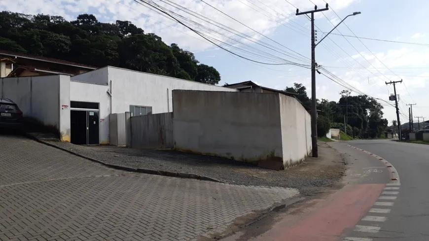 Foto 1 de Galpão/Depósito/Armazém para alugar, 180m² em João Costa, Joinville