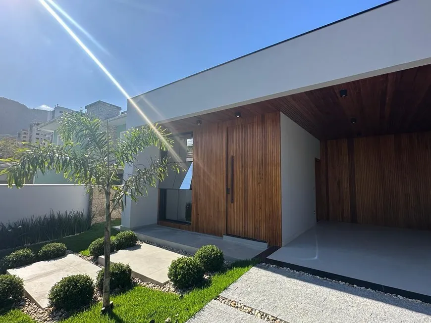 Foto 1 de Casa com 3 Quartos à venda, 173m² em Pedra Branca, Palhoça