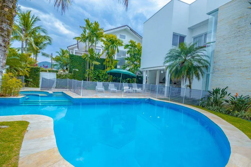 Foto 1 de Casa de Condomínio com 5 Quartos à venda, 454m² em Jardim Acapulco , Guarujá