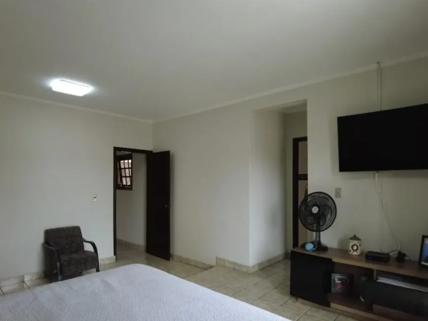 Foto 1 de Sobrado com 5 Quartos à venda, 435m² em Vila Lucinda, Santo André