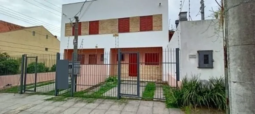 Foto 1 de Casa com 3 Quartos à venda, 120m² em Guarujá, Porto Alegre