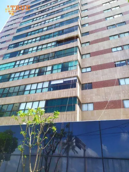 Foto 1 de Apartamento com 4 Quartos para alugar, 196m² em Boa Viagem, Recife