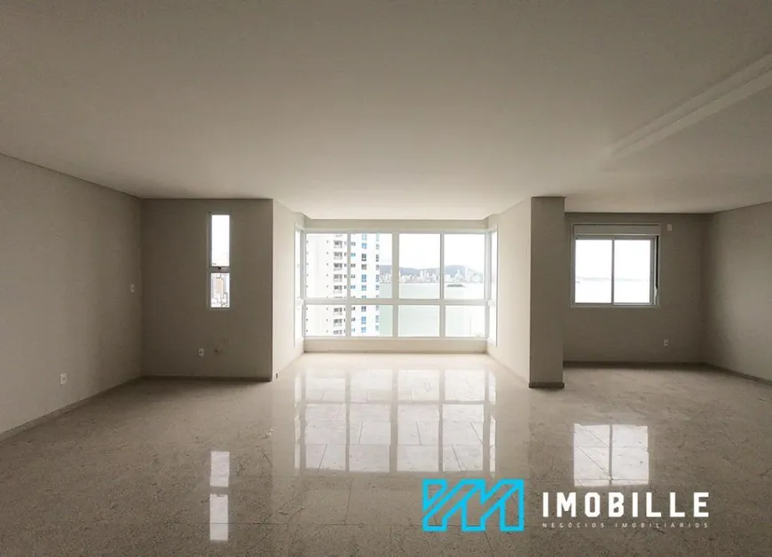 Foto 1 de Apartamento com 3 Quartos à venda, 153m² em Centro, Balneário Camboriú