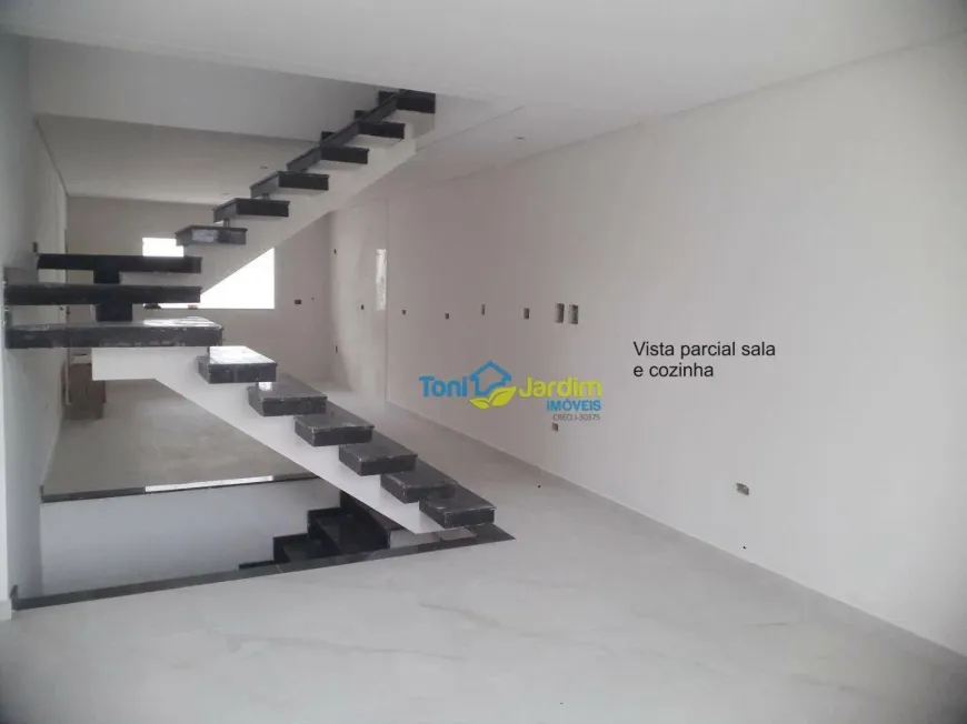 Foto 1 de Sobrado com 3 Quartos à venda, 165m² em Jardim Santo Antonio, Santo André