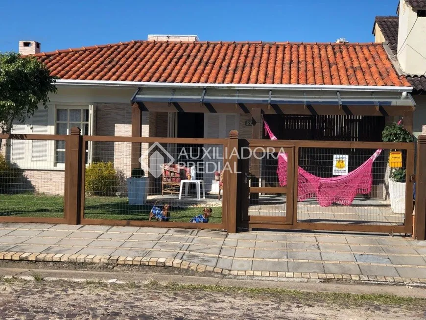 Foto 1 de Casa com 4 Quartos à venda, 161m² em Centro, Xangri-lá