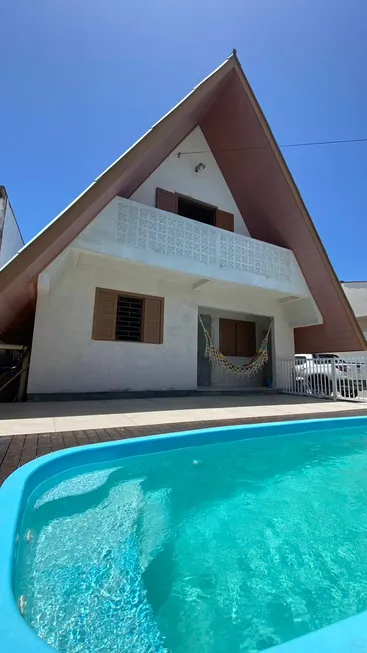 Foto 1 de Casa com 3 Quartos à venda, 166m² em Mar Grosso, Laguna
