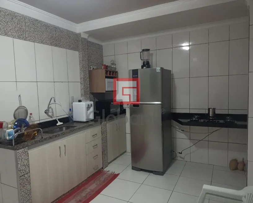 Foto 1 de Casa com 4 Quartos à venda, 190m² em Santa Rita, Montes Claros