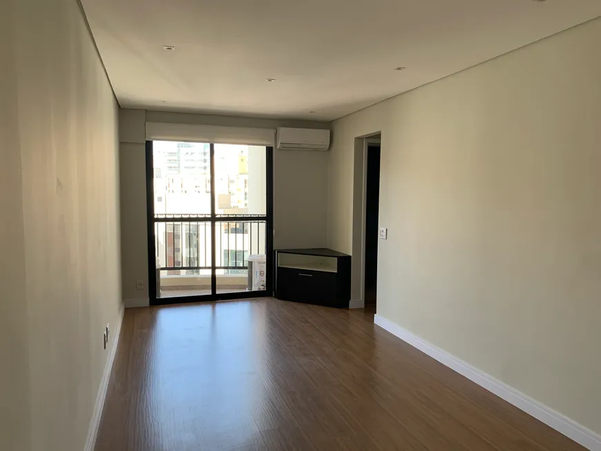 Foto 1 de Apartamento com 2 Quartos para alugar, 56m² em Vila Olímpia, São Paulo