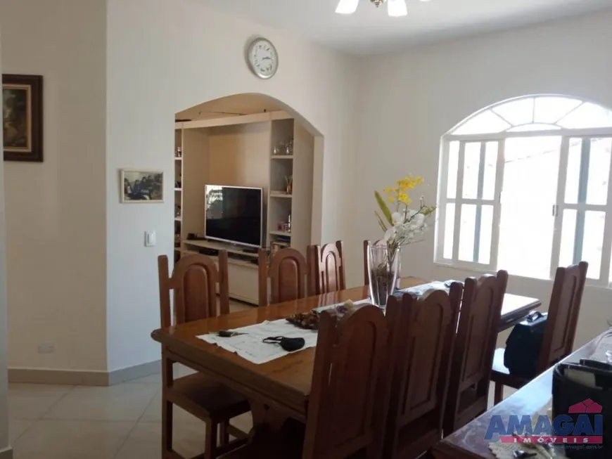 Foto 1 de Casa com 3 Quartos à venda, 209m² em Jardim Marister, Jacareí