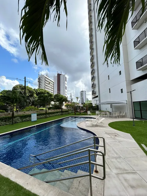 Foto 1 de Apartamento com 4 Quartos à venda, 87m² em Madalena, Recife