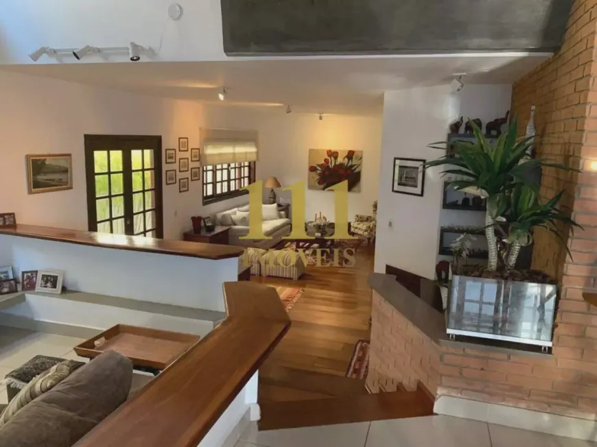 Foto 1 de Casa com 4 Quartos à venda, 300m² em Jardim das Colinas, São José dos Campos