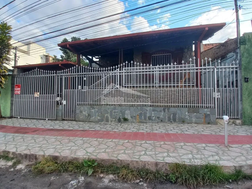 Foto 1 de Casa com 3 Quartos à venda, 290m² em Santa Terezinha, Belo Horizonte