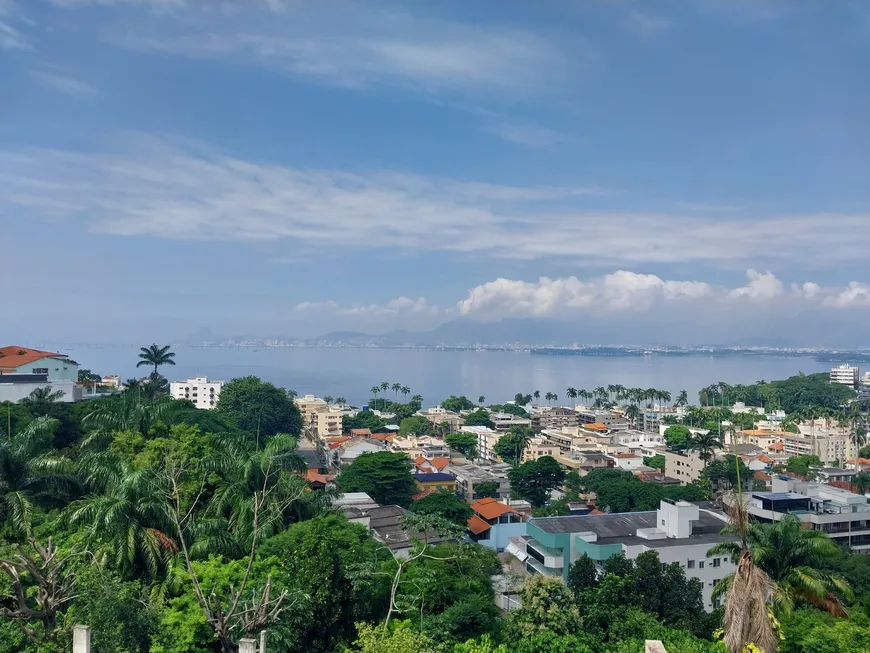 Foto 1 de Casa com 5 Quartos à venda, 519m² em Ilha do Governador, Rio de Janeiro