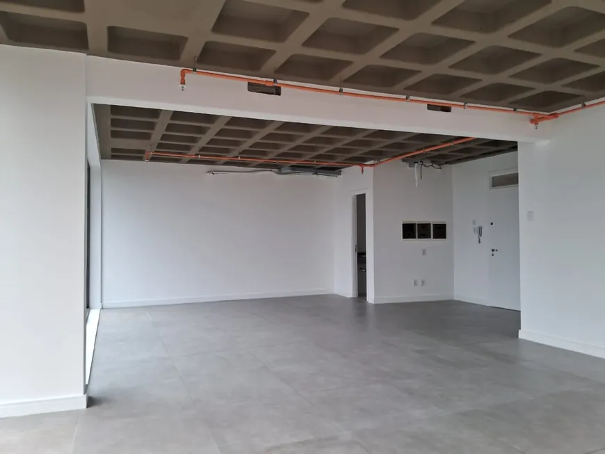 Foto 1 de Sala Comercial para alugar, 80m² em Moinhos de Vento, Porto Alegre