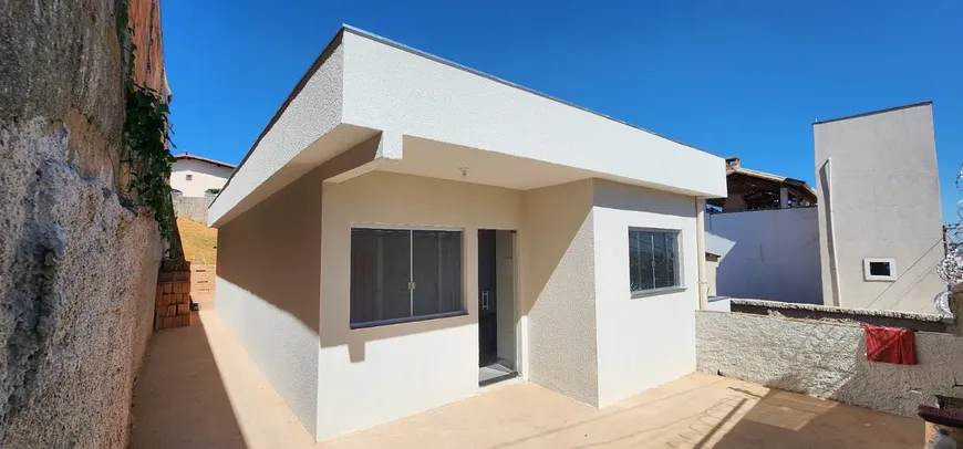 Foto 1 de Casa com 2 Quartos à venda, 300m² em União, Belo Horizonte