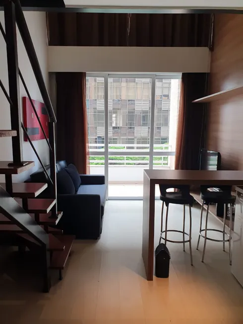 Foto 1 de Apartamento com 1 Quarto para venda ou aluguel, 40m² em Cidade Monções, São Paulo