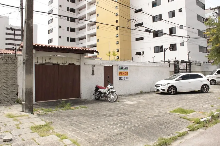 Foto 1 de Casa com 3 Quartos à venda, 235m² em Cabo Branco, João Pessoa