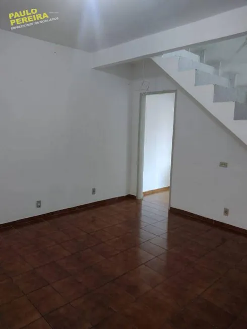 Foto 1 de Sobrado com 3 Quartos para venda ou aluguel, 130m² em Picanço, Guarulhos