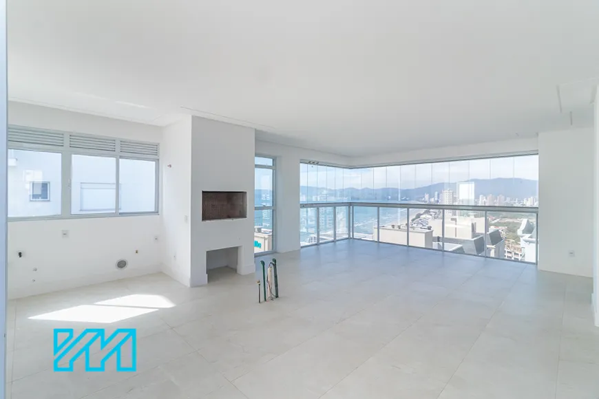 Foto 1 de Apartamento com 4 Quartos à venda, 297m² em Meia Praia, Itapema