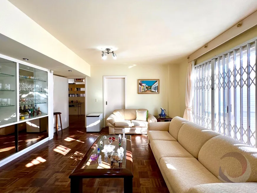 Foto 1 de Casa com 3 Quartos à venda, 426m² em Agronômica, Florianópolis
