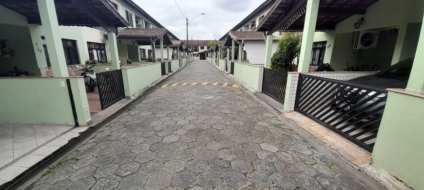 Foto 1 de Casa de Condomínio com 3 Quartos à venda, 100m² em Vila São Jorge, São Vicente