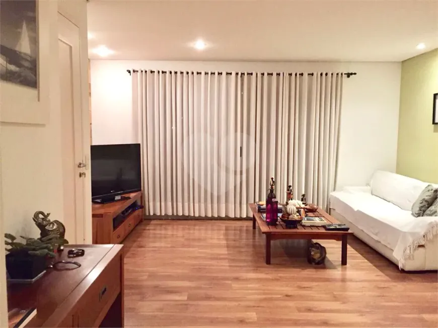 Foto 1 de Apartamento com 3 Quartos para venda ou aluguel, 100m² em Lapa, São Paulo