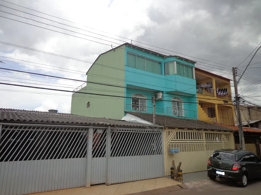 Foto 1 de Sobrado com 4 Quartos à venda, 260m² em Samambaia Sul, Brasília