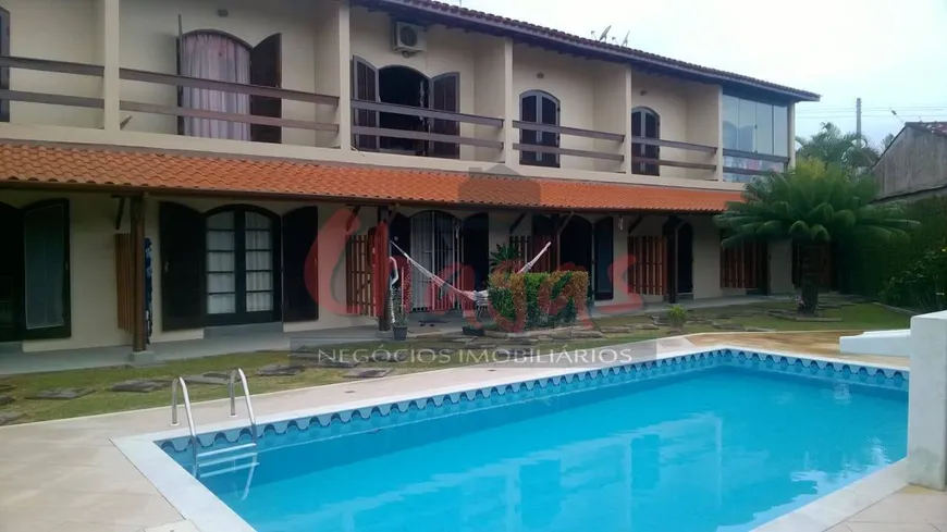 Foto 1 de Casa de Condomínio com 2 Quartos à venda, 114m² em Martim de Sa, Caraguatatuba