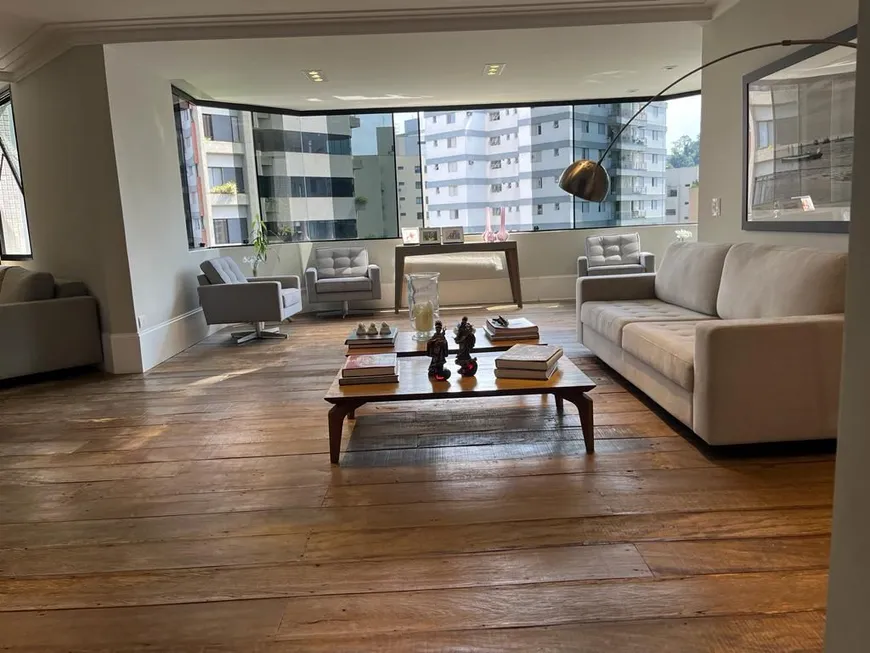 Foto 1 de Apartamento com 4 Quartos à venda, 326m² em Real Parque, São Paulo