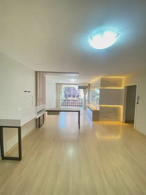 Foto 1 de Apartamento com 3 Quartos à venda, 124m² em Zona 04, Maringá